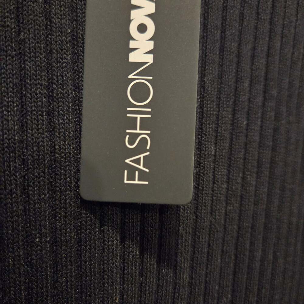 Fashion Nova Ribbed Long Sleeve Maxi Dress in Black - 1X - Picture 4 of 5